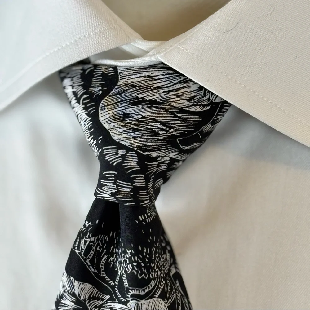 World Wildlife Fund Men's Necktie Black & White Plains Animals Design 160